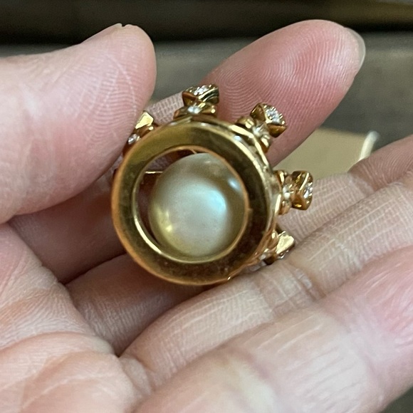 AUTHENTIC JUICY COUTURE RARE CROWN PEARL DOME CHARM BRACELET - Picture 4 of 7